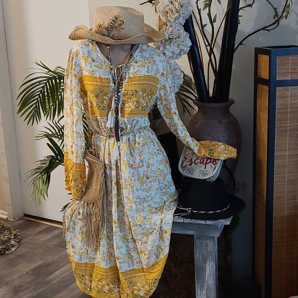 NEW SUMMER BO HO MULTI XS  MAXI DRESS LOMG SLEEVES - Picture 2 of 16